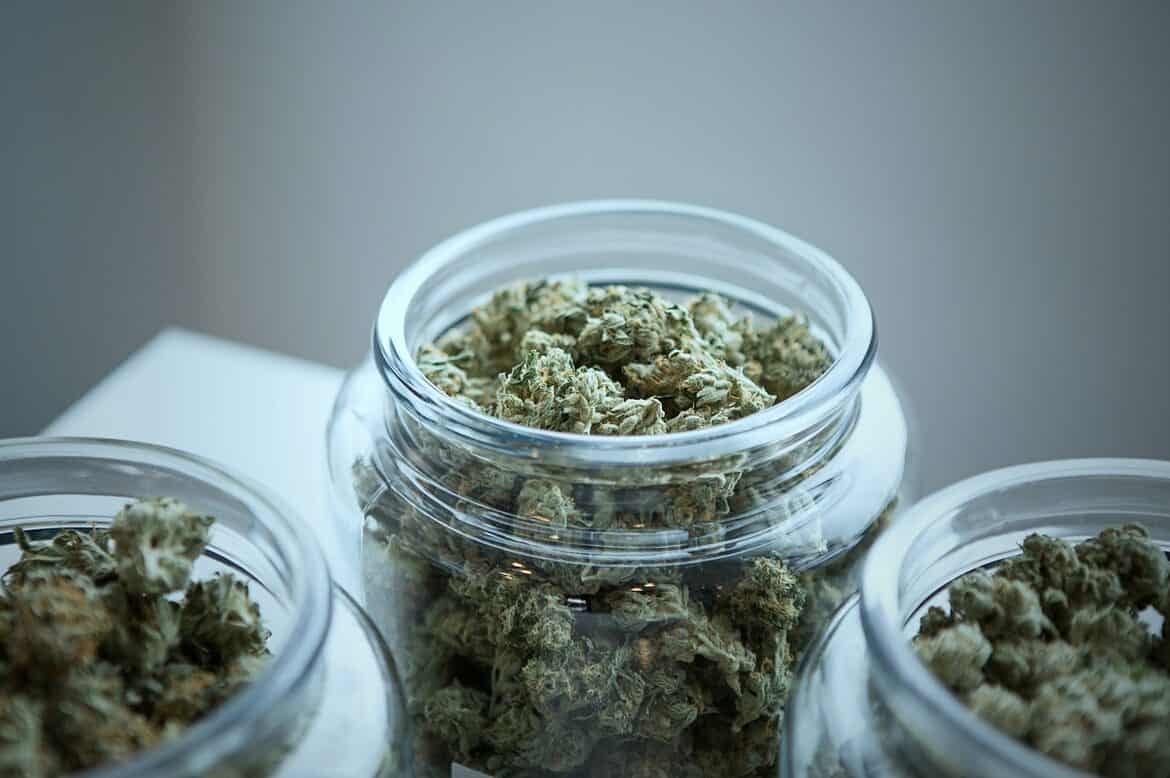 Full-Spectrum USA Cannabis Oils: THC / CBD Marijuana Concentrates Online